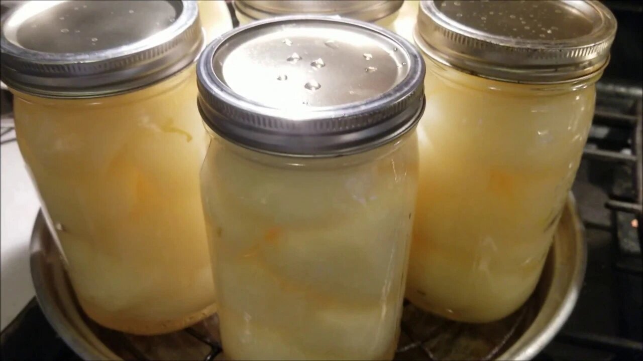 Tasty but tedious: steam canning pears!