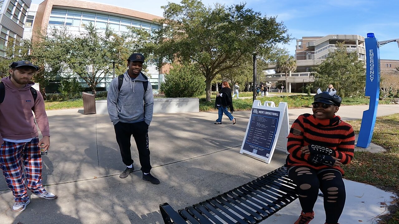 UNF: Encouragement From Christian Students, Ministering to an Atheist & A Satanist/Pagan, Many Students Gathered For Market Day