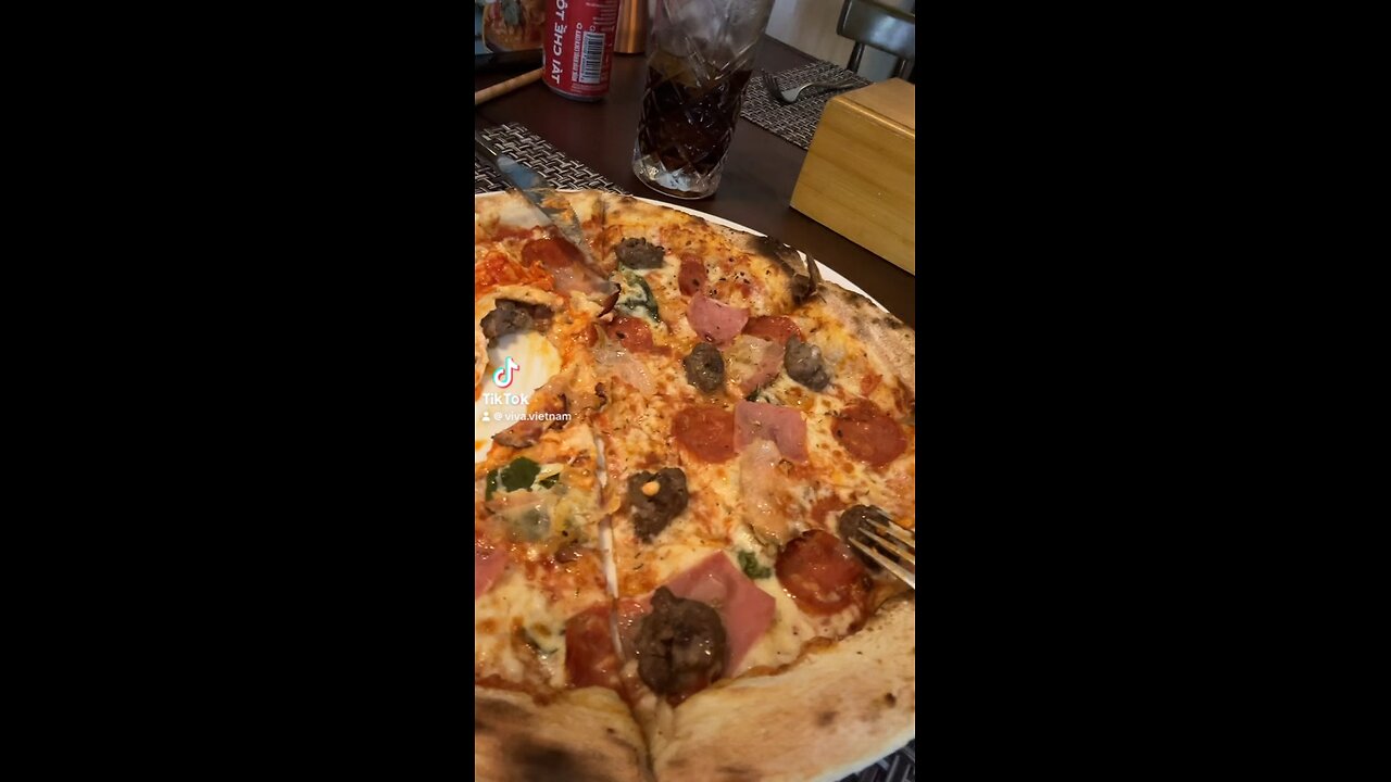Delicious Crust Meat Lovers Pizza And Coke $10 !