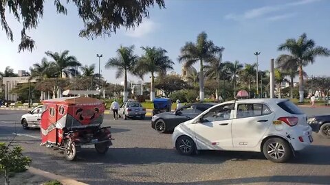 Plaza de Armas de Nuevo Chimbote - Perú - Video 7