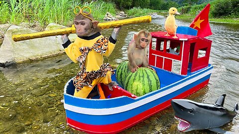 Farmer Bim Bim takes baby monkey Obi and duckling to go fishing 🙈 Videos Compilation!