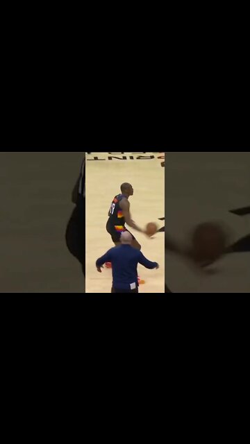 Coach Jason Kidd coaches up the Mavs on defense!