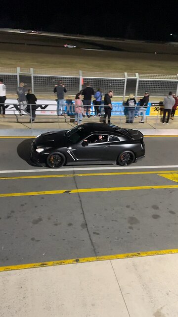 R35 GTR turns up