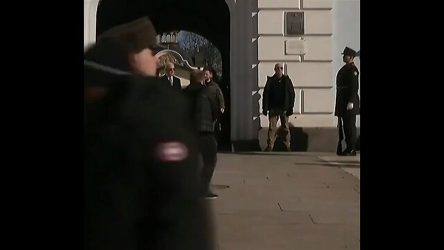 Sirens go off as Biden arrives in Ukraine