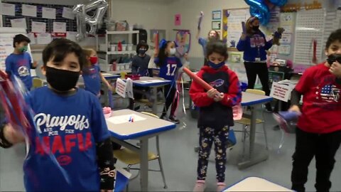 Willow Ridge 2nd grade class pumped for Bills playoffs game