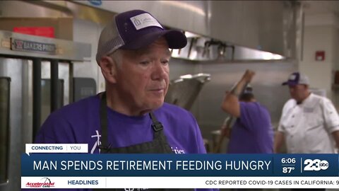 Man spends retirement feeding hungry