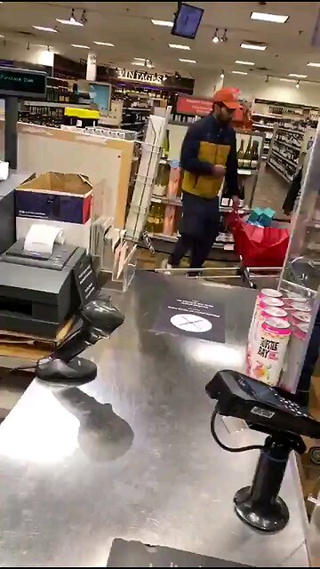 Illegal immigrants try to steal from store in Ontario Canada.