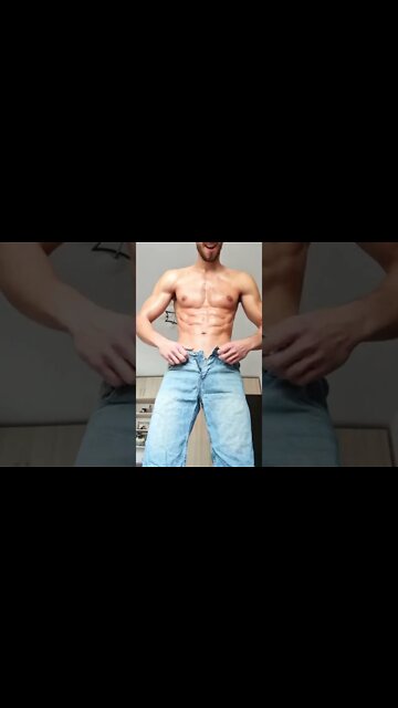 Bodybuilder shows his BODY 😈 #shorts