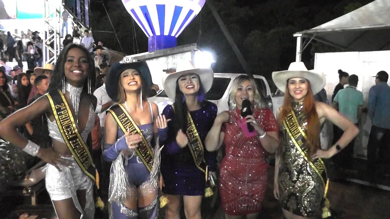 Entevista com a Rainha e Princesas e madrinha do rodeio