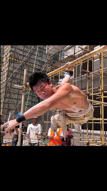 Insane acrobatic skills at the construction site! 😲