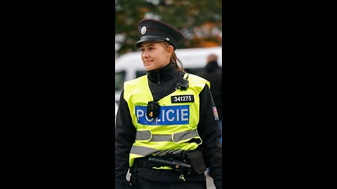 Beautiful police women in Prague 😍