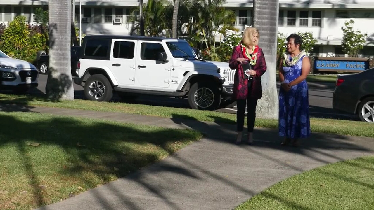 Secretary of the Army officiates swearing-in of Hawaii Civilian Aide.