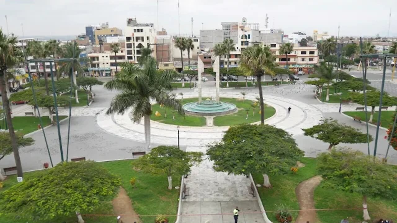 PLAZA DE ARMAS DE CHIMBOTE - PERÚ - 4K 60 FPS - Video2