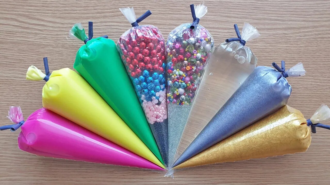 Making Crunchy Slime with Piping Bags #180