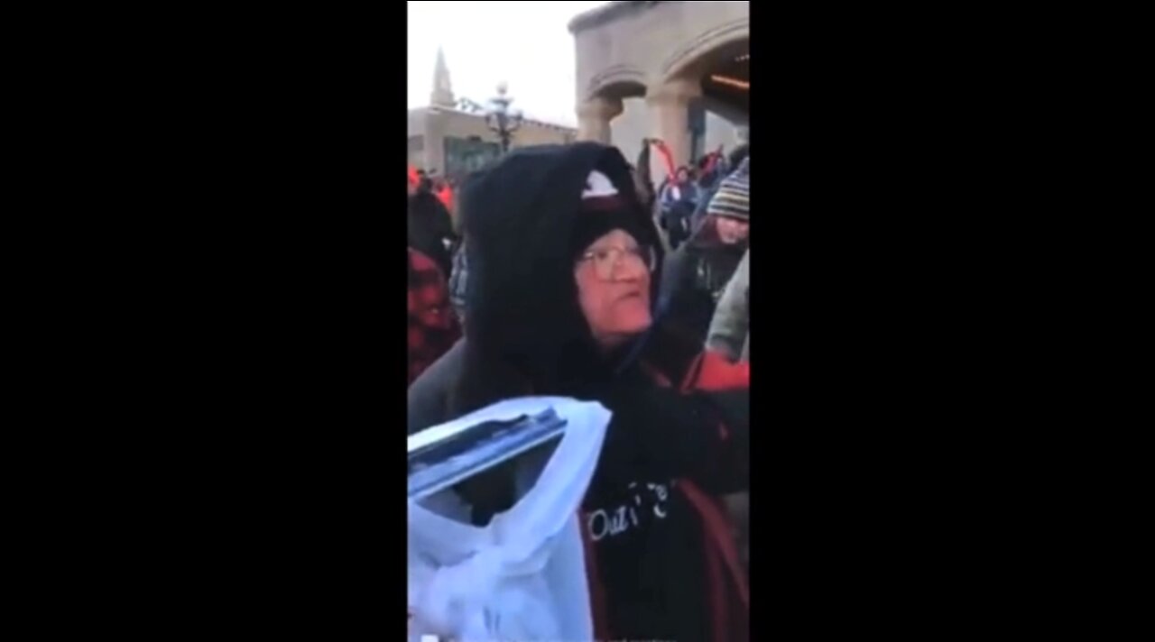 In Ottawa, an Elderly Woman Called for Peace and Love Before Being Trampled by the Police