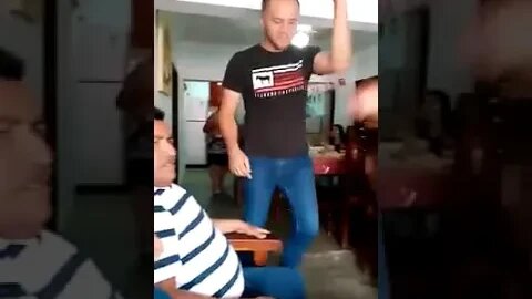 REUNIÃO TÍPICA EM FAMÍLIA TODO MUNDO FALA BAIXO [ MEME ] TYPICAL FAMILY MEETING EVERYBODY SPEAKS DOW