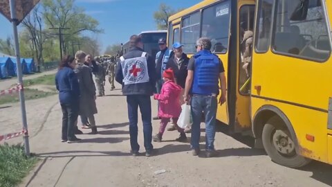 Footage Of The Evacuation Of Civilians Who Were Being Held Hostage By Nationalists In "Azovstal"