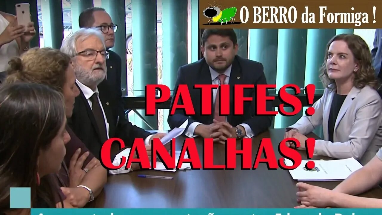 Esquerda entrega pedido de cassação de Eduardo Bolsonaro