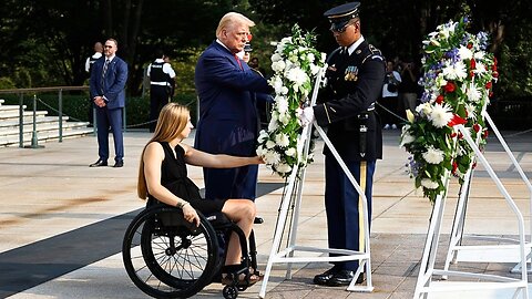 Tras poner en duda que debatirá con Harris en ABC, Trump asiste a ceremonia en un cementerio militar