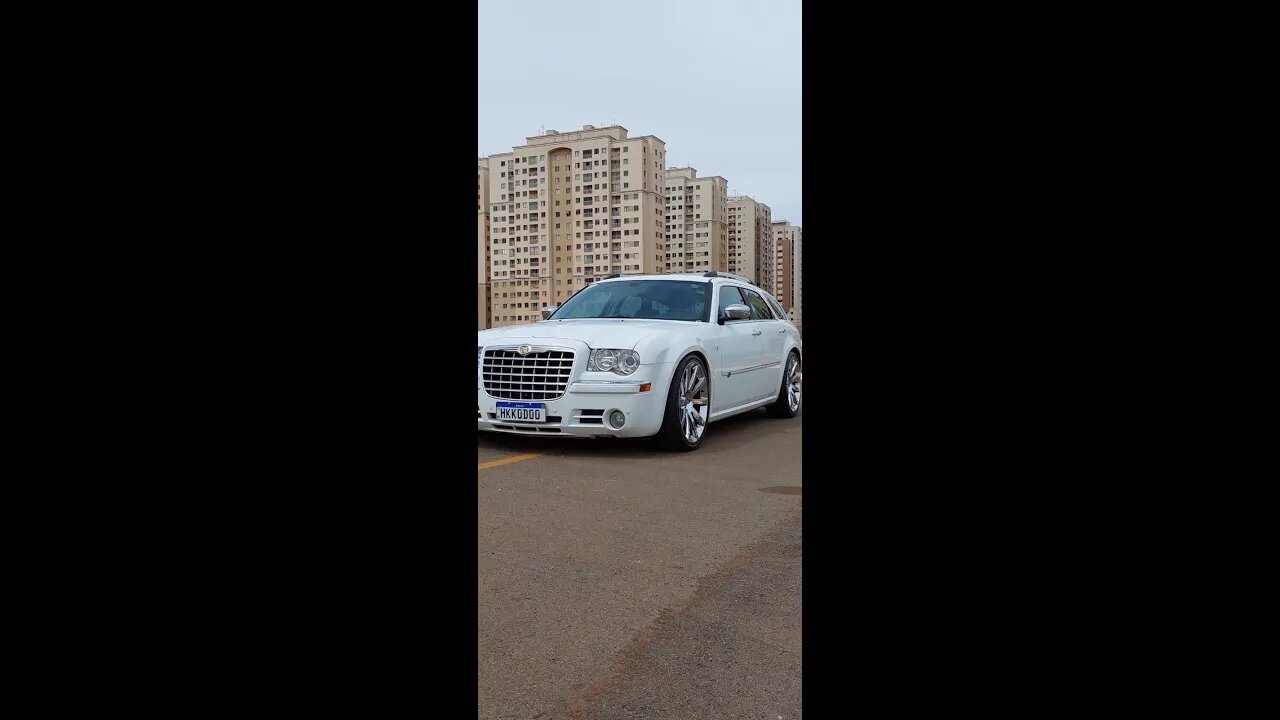 Em Breve - Avaliação Chrysler 300C Touring 2008 - 5.7 V8