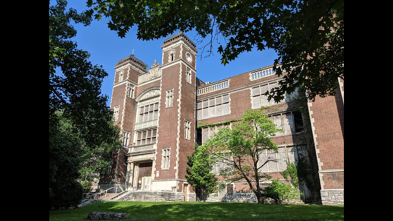 Exploring Abandoned Yeatman High School | St Louis July 2019