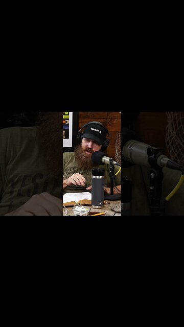 Jase Robertson Does a GREAT Uncle Si Impersonation