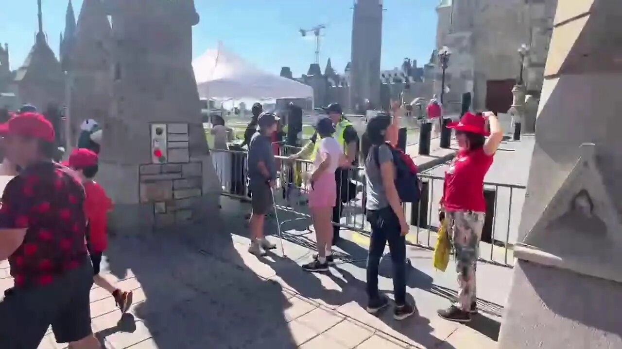 LIVE 🔴 The #churchofBuBBles on Dominion Day (canada day) at parliament in Ottawa.