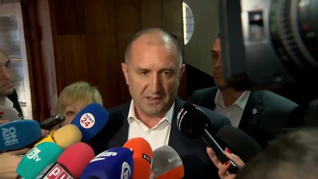 Президентът Румен Радев гласува