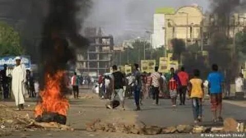 استغاثه عاجلة من مصريين عزل عالقين تحت القصف فى السودان للنشر الموسع باسرع وقت