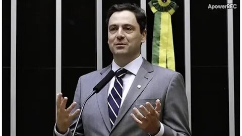 PRINCIPE LUIZ PHILIPPE Talvez ganhe pontos com a comunidade LGBT