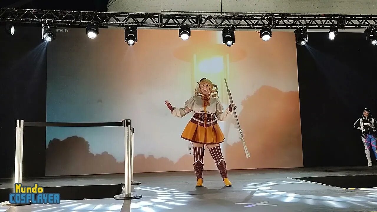 Apresentação Cosplay Tradicional de Mami Tomoe do anime Madoka Magica no Anime Friends 2022