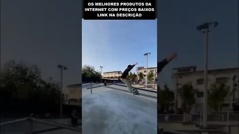 quebrando os ovos na pista de skate