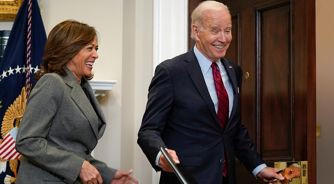 Awkward Joe and Kamala Moments From the Golden State Warriors’ White House Visit