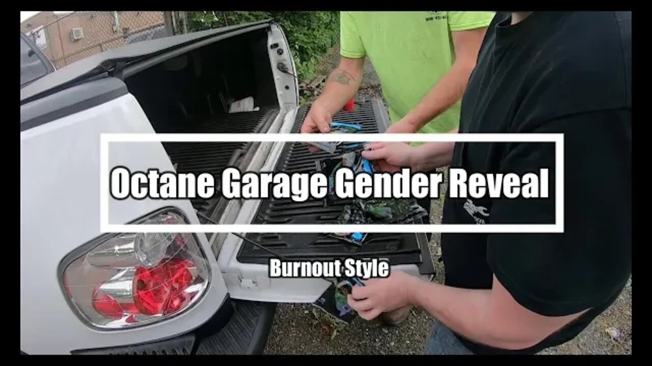 Big burnout gender reveal ! Ford Lightning slays a set...