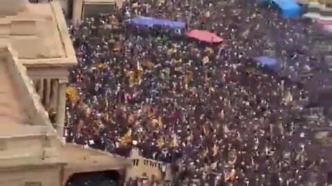 Sri Lanka's Presidential Palace OVER RUN BY PROTESTERS