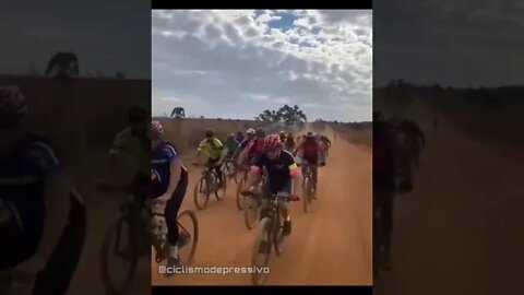 [ MEME ] PELOTAO DA GALERA DE BIKE DE MINAS GERAIS [ MINEIRO FAZENDO TRILHA DE BIKE ] [ VIRAL ] RIR