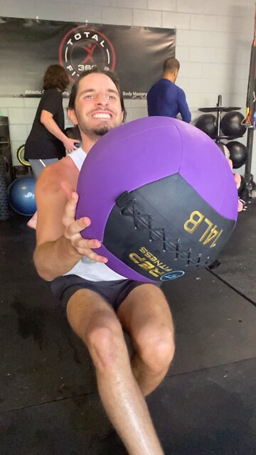 Spinal Roll / Half Pistol Squat