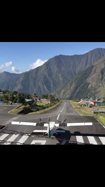 THE WORLD’S MOST SMALLEST AIRPORT⛰️🛣️🛩️🛄🛃🚻💫
