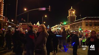 Evergy Plaza Lighting Ceremony kicks off the holidays in Kansas City