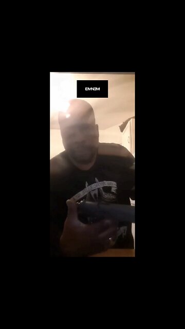 CLIFFY SHOOTZ HIS CRIB UP