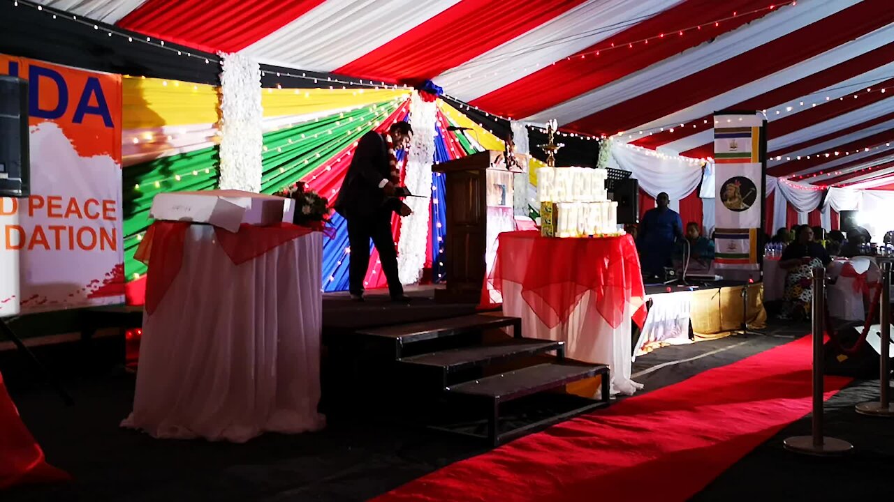 SOUTH AFRICA - Durban - King Goodwill Zwelithini hosts Diwali celebrations (Video) (rfz)