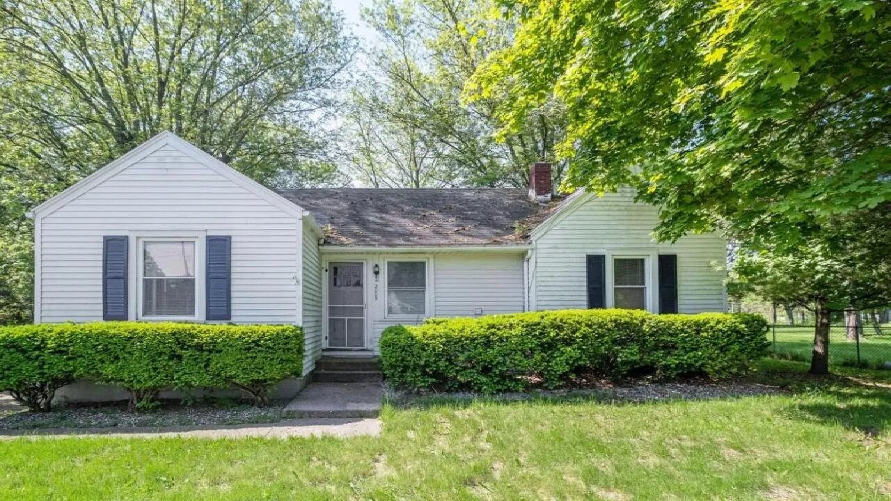 2005 W Milham Avenue, Portage, MI Presented by Richard Stewart.