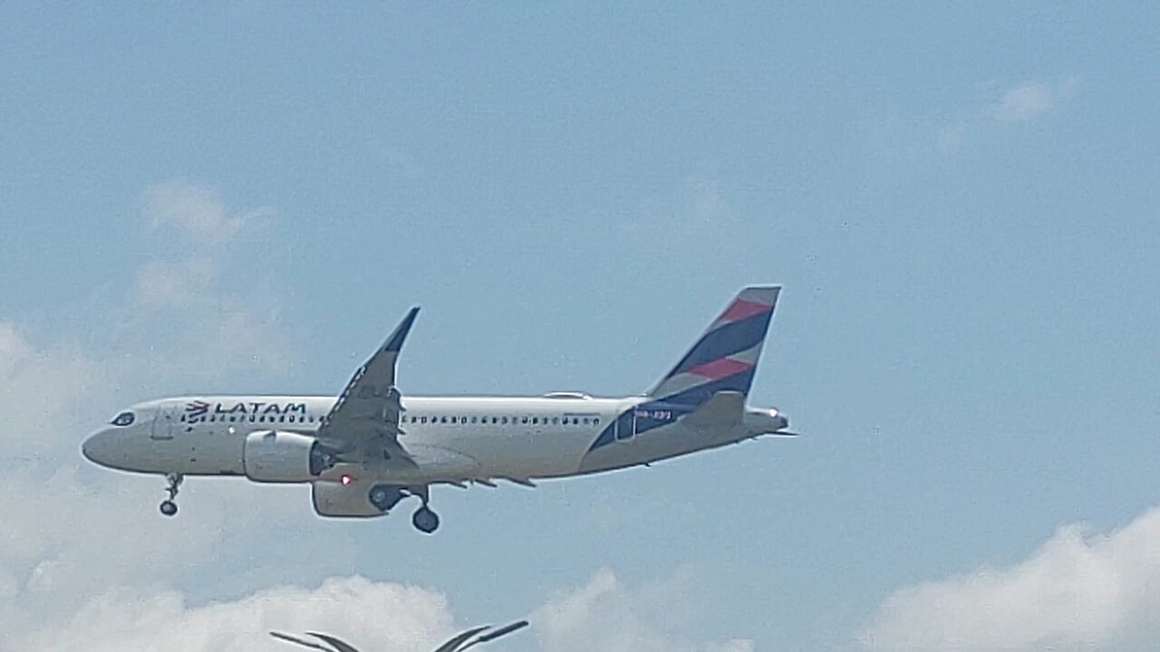 Airbus A320NEO PR-XBQ vindo de Guarulhos para Manaus