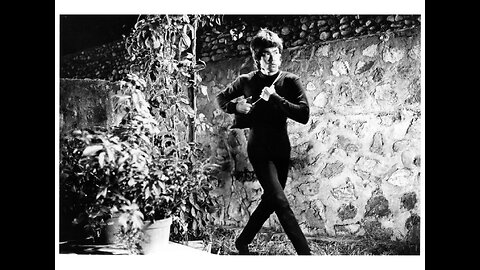 Cross kick Studio Films Bruce Lee Enter the Dragon
