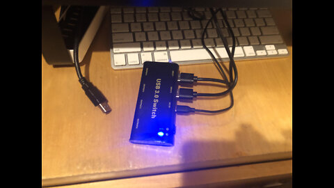 2 PCs Share Peripherals USB 3.0 Switch Selector Adapter 4 Port USB Hub Mouse Keyboard One Button