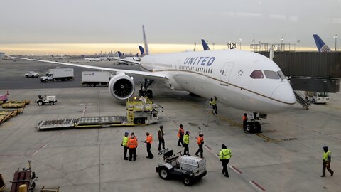 FAA Orders New Landing Procedures Near 5G Service