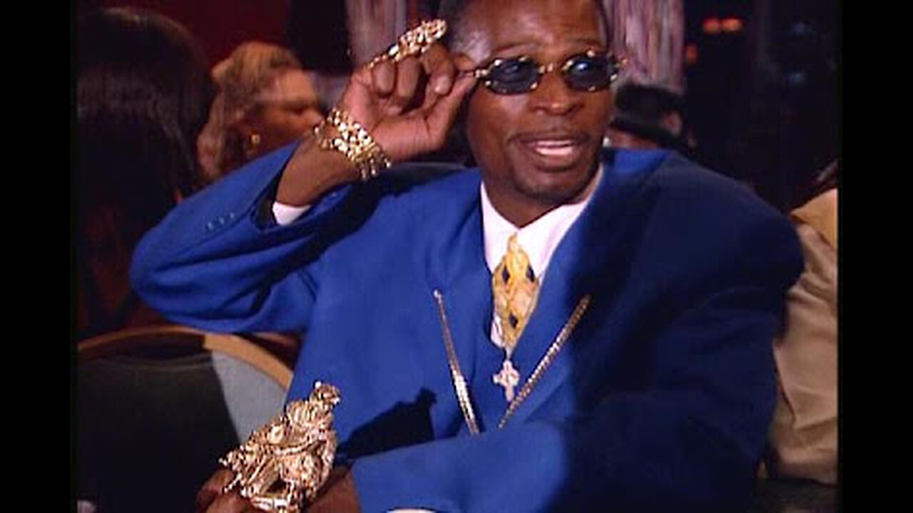 THE WORLD IS FILLED WITH PIMPS AND HOEZ . . . AND SQUARES