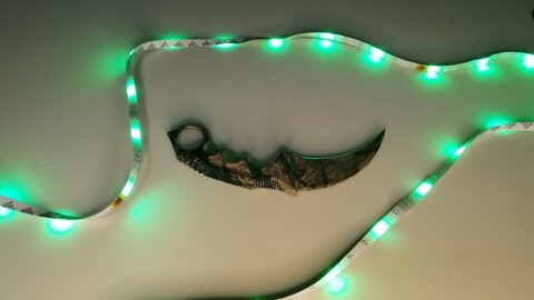 Karambit knife Radioactive dice