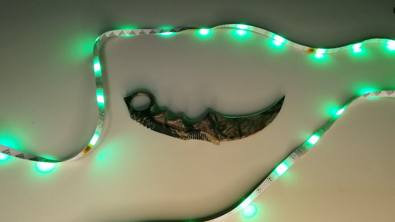 Karambit knife Radioactive dice