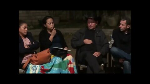 Wendy con el Padre Luis Toro